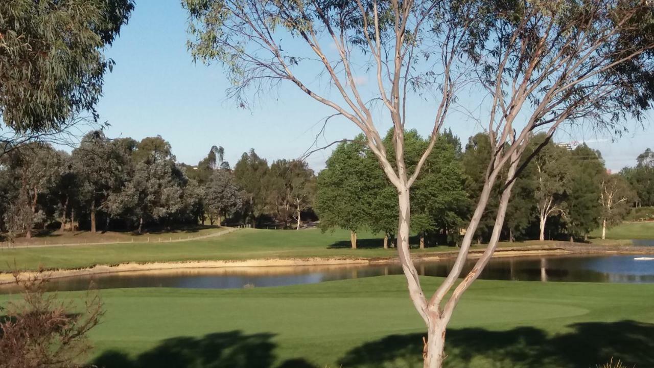 Sweet Home By The Golf Course Canberra Ngoại thất bức ảnh